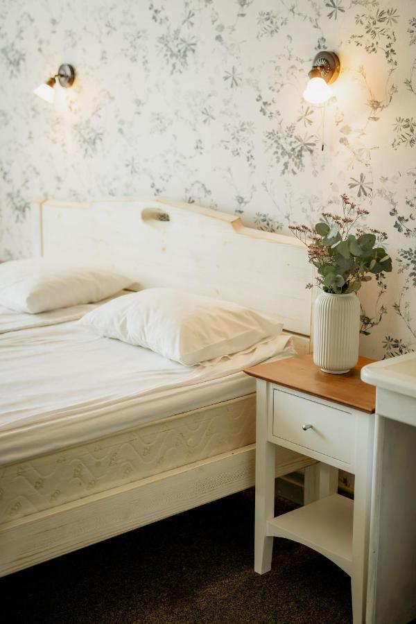Vanalinna Boutique Hotel Kuressaare Esterno foto